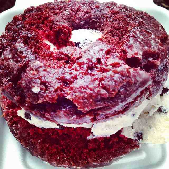 foodgazum red velvet doughnut ice cream sandwich peterpan bakery greenpoint